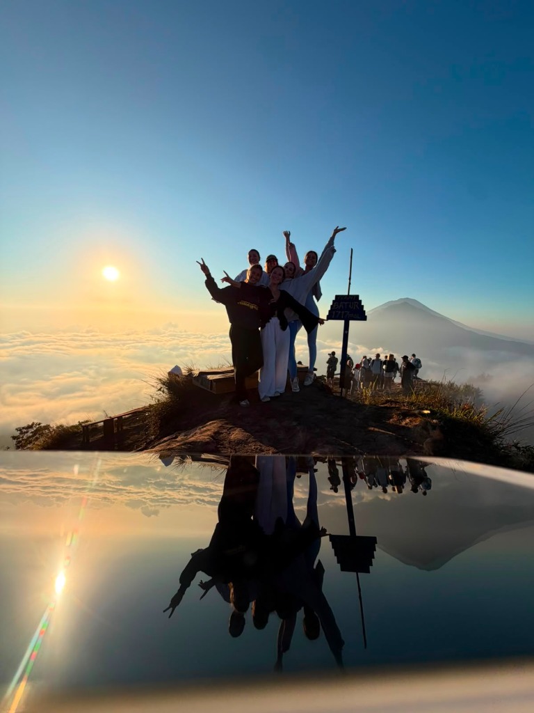 Refleksi Sunrise Point Batur Gamira